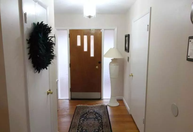 اقامتگاه Mom S House