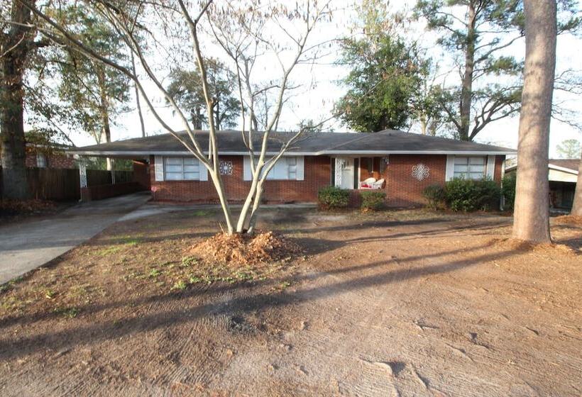 اقامتگاه Mom S House