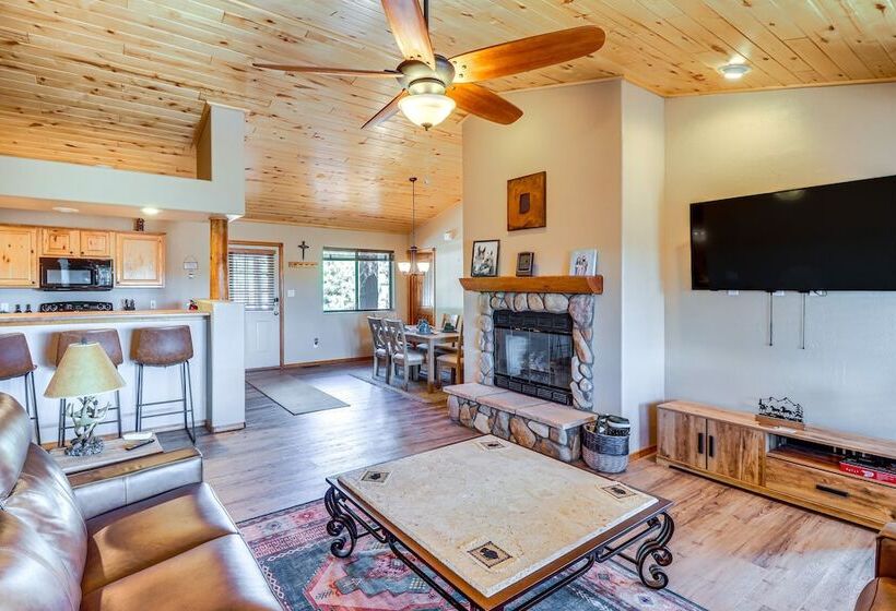 Near Lakes & Trails: Pet Friendly Cabin In Arizona
