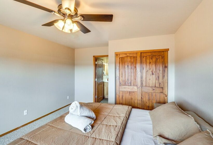 Near Lakes & Trails: Pet Friendly Cabin In Arizona