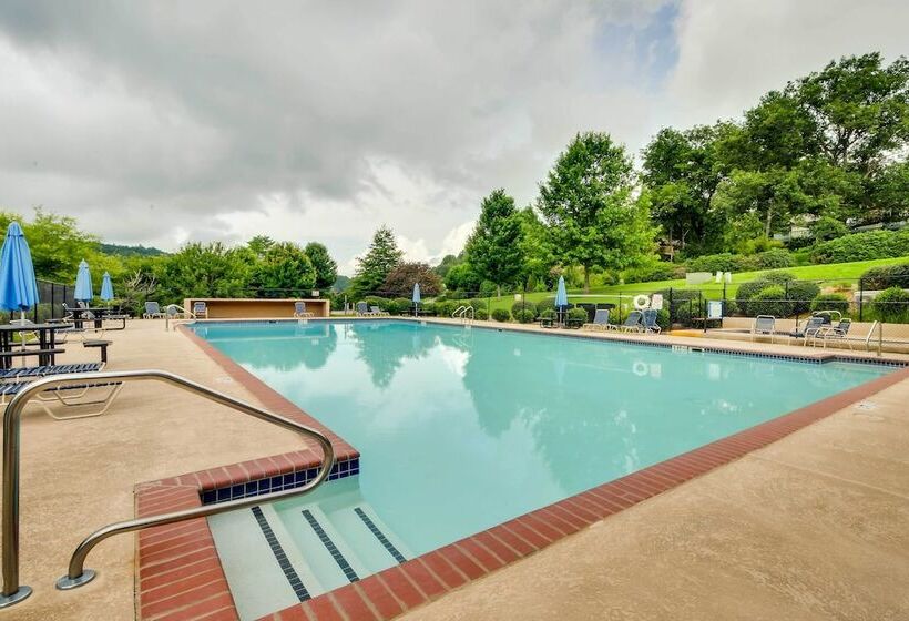 Sky Valley Retreat W/ Fire Pit & Mountain Views!