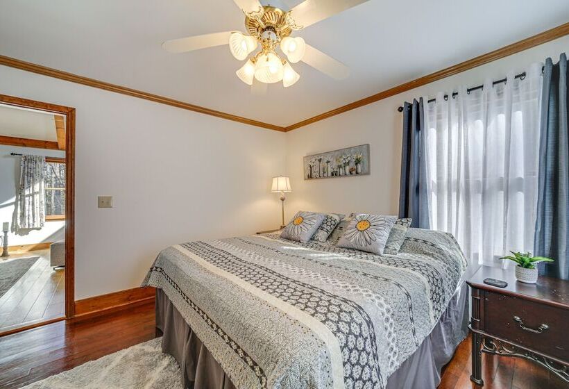 Sky Valley Retreat W/ Fire Pit & Mountain Views!