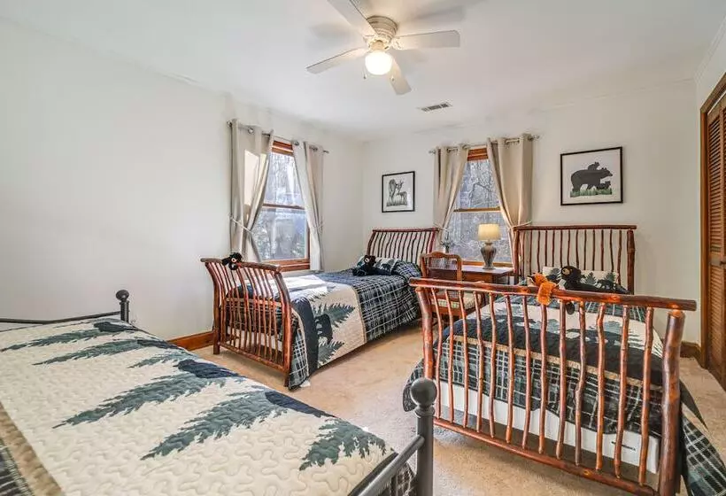 Sky Valley Retreat W/ Fire Pit & Mountain Views!