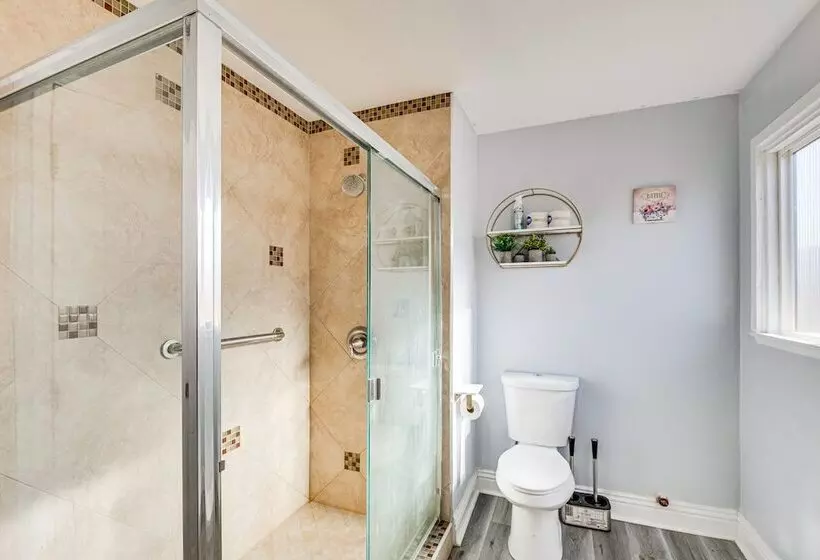 South Central Los Angeles Home W/ Patio