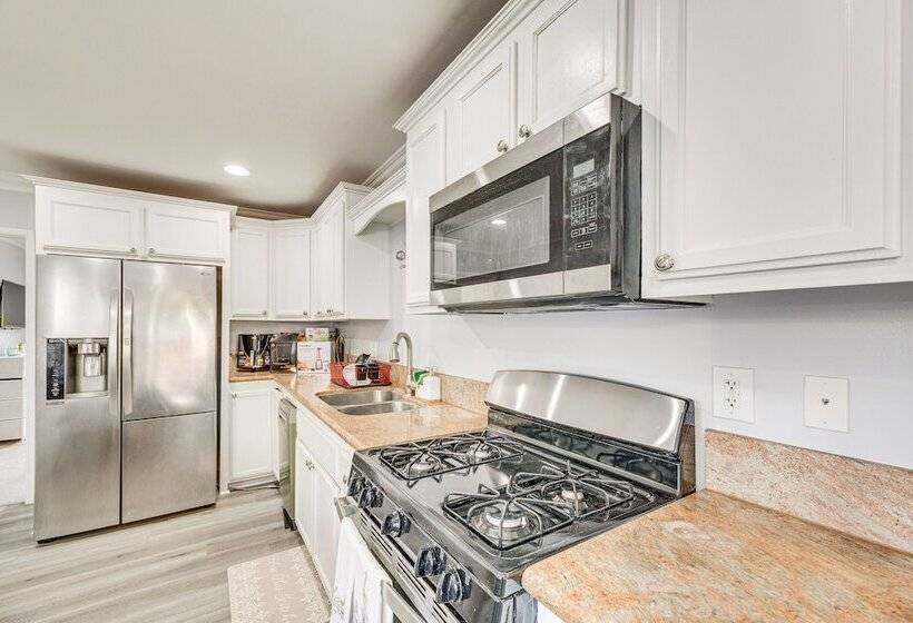 South Central Los Angeles Home W/ Patio