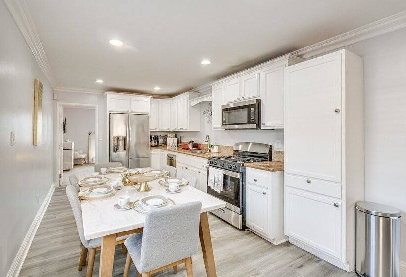 South Central Los Angeles Home W/ Patio