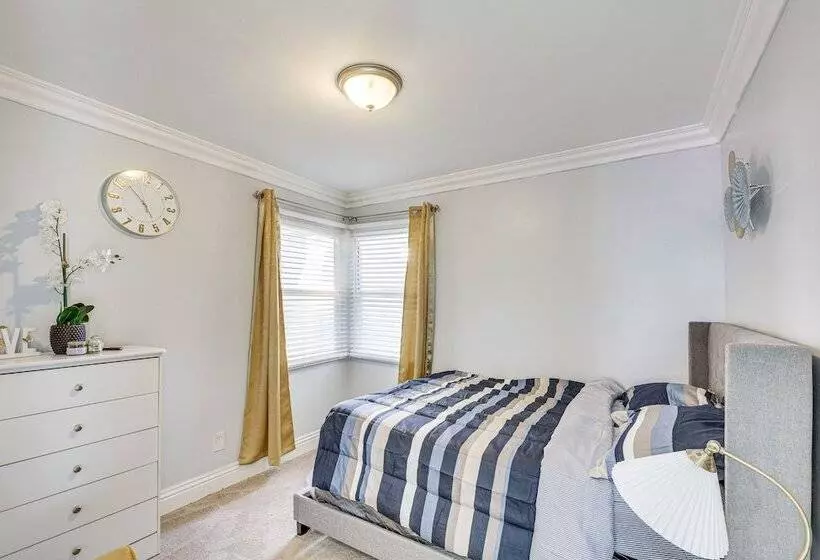 South Central Los Angeles Home W/ Patio