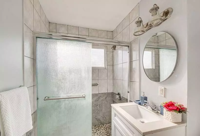 South Central Los Angeles Home W/ Patio