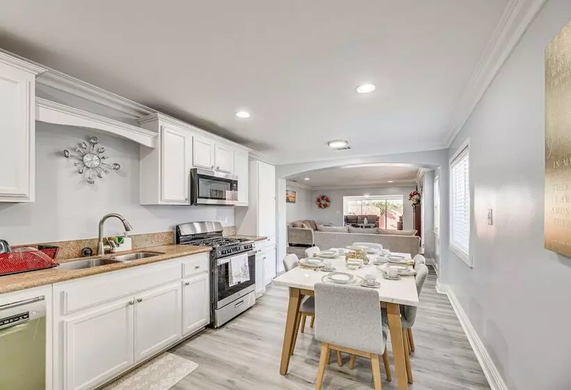 South Central Los Angeles Home W/ Patio