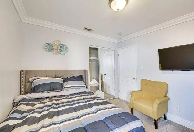 South Central Los Angeles Home W/ Patio