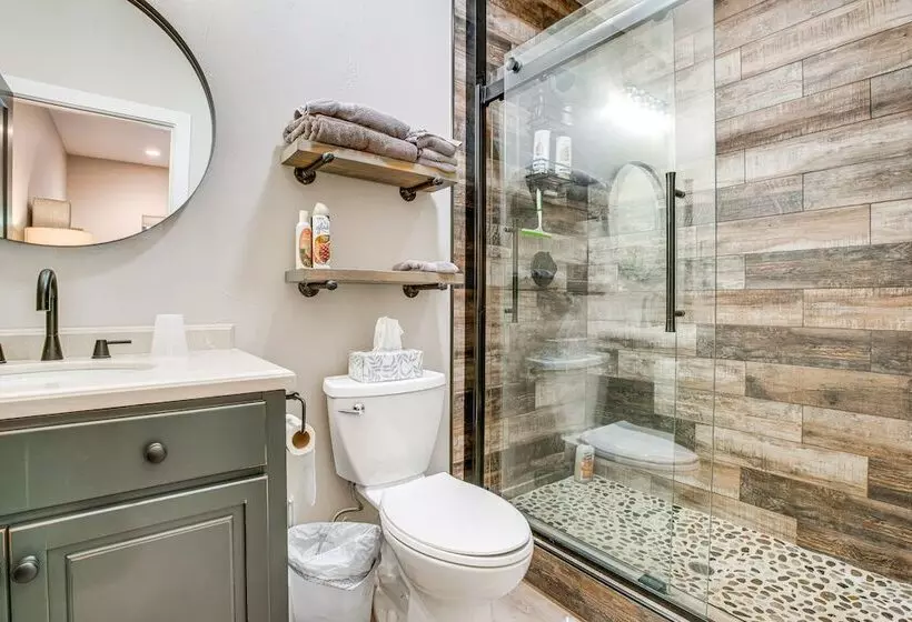 Spacious Arnold Cabin W/ Patio & Gas Grill!