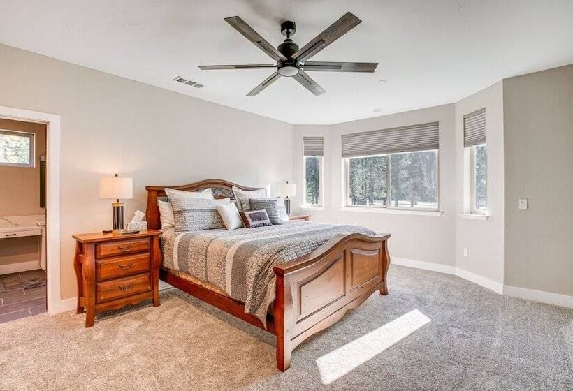 Spacious Arnold Cabin W/ Patio & Gas Grill!