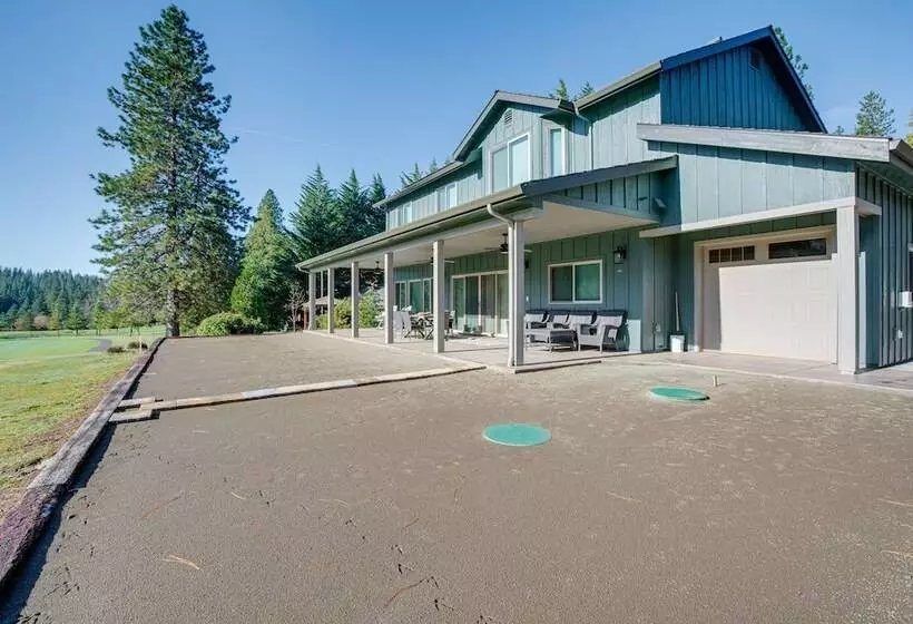 Spacious Arnold Cabin W/ Patio & Gas Grill!