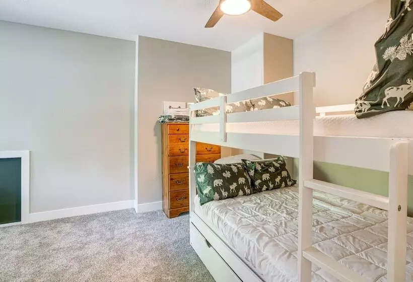 Spacious Arnold Cabin W/ Patio & Gas Grill!