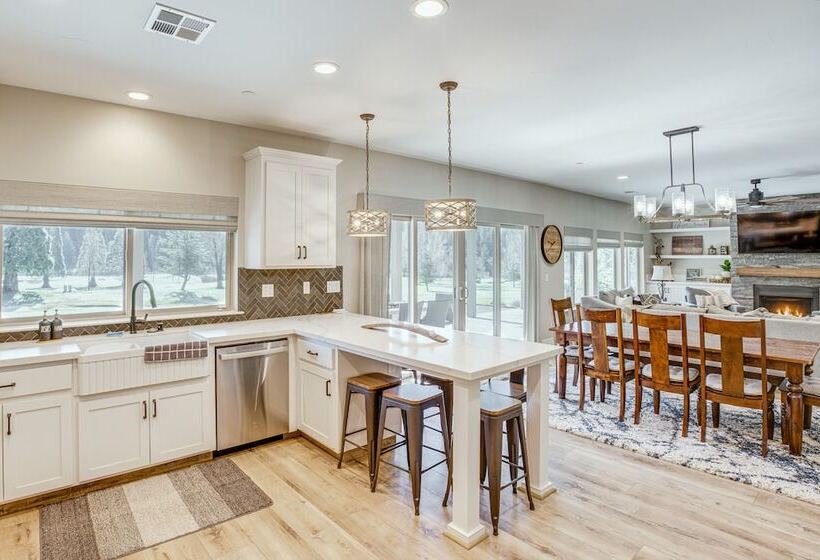 Spacious Arnold Cabin W/ Patio & Gas Grill!