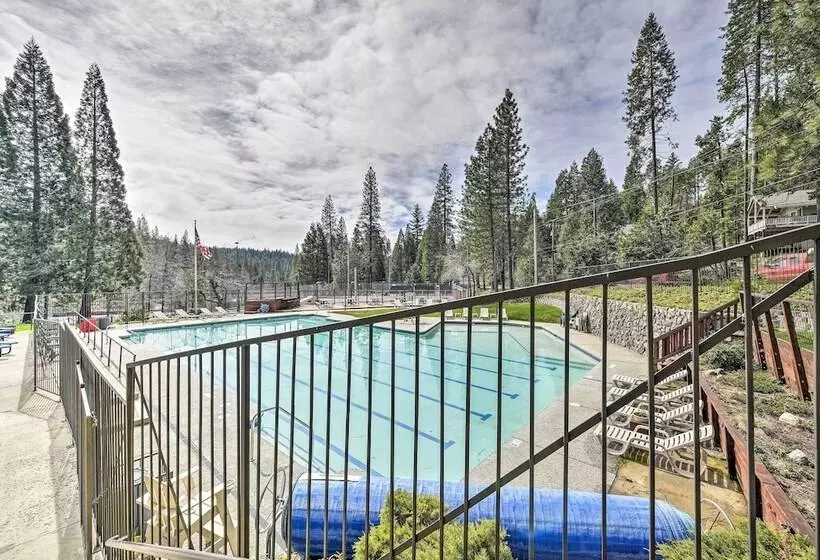 Spacious Arnold Cabin W/ Patio & Gas Grill!