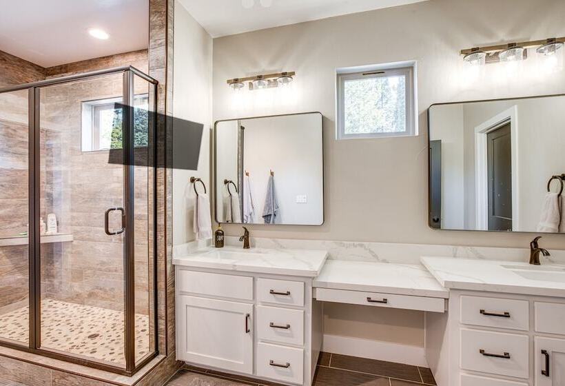 Spacious Arnold Cabin W/ Patio & Gas Grill!