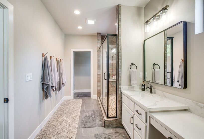 Spacious Arnold Cabin W/ Patio & Gas Grill!