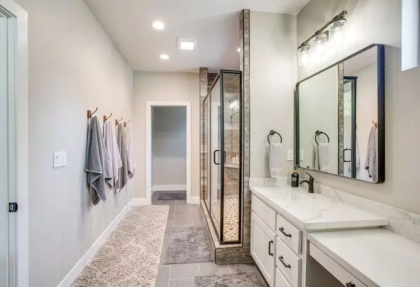 Spacious Arnold Cabin W/ Patio & Gas Grill!