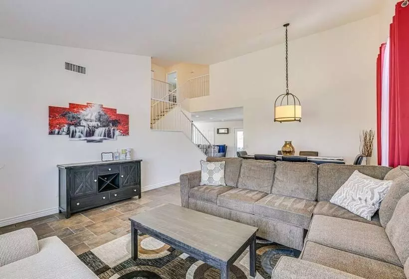 Spacious Glendale Home: Walk To State Farm Stadium