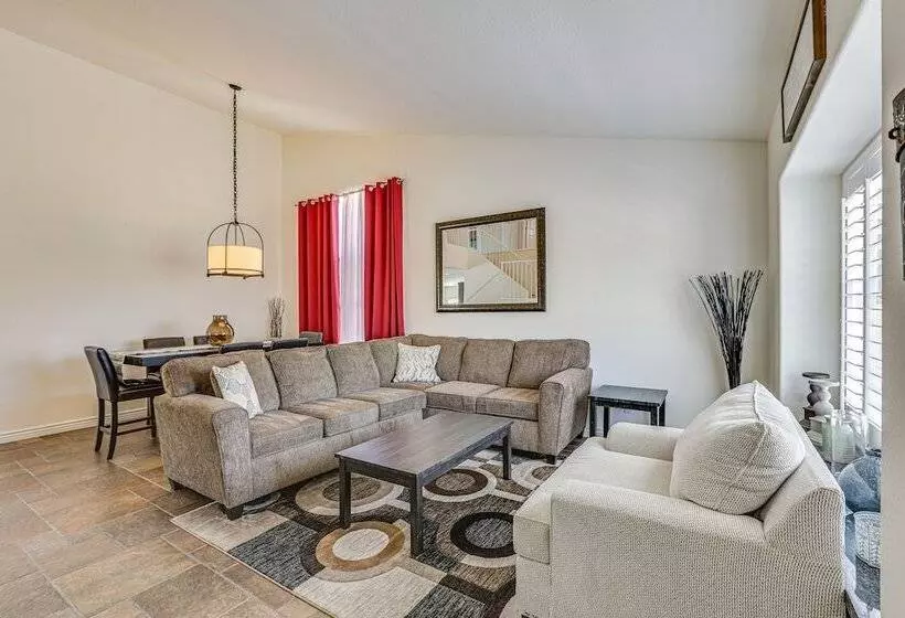 Spacious Glendale Home: Walk To State Farm Stadium