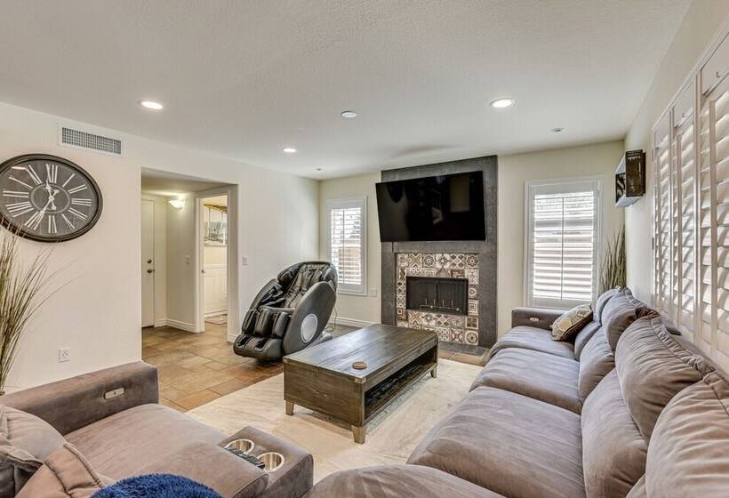 Spacious Glendale Home: Walk To State Farm Stadium