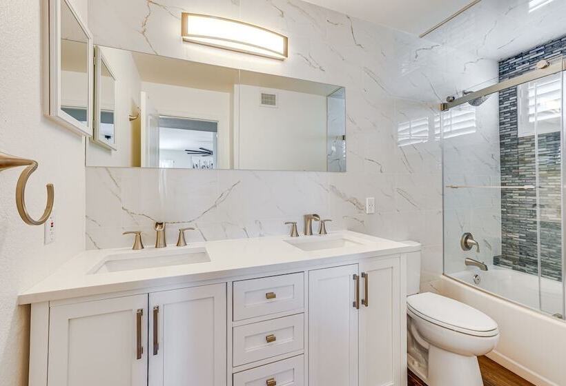 Spacious Glendale Home: Walk To State Farm Stadium