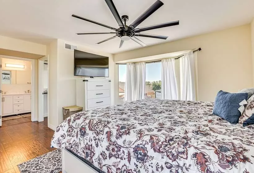 Spacious Glendale Home: Walk To State Farm Stadium