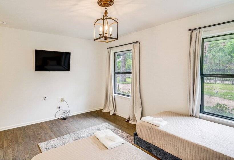 Spacious Houston Home W/ Pool   Near The Galleria!