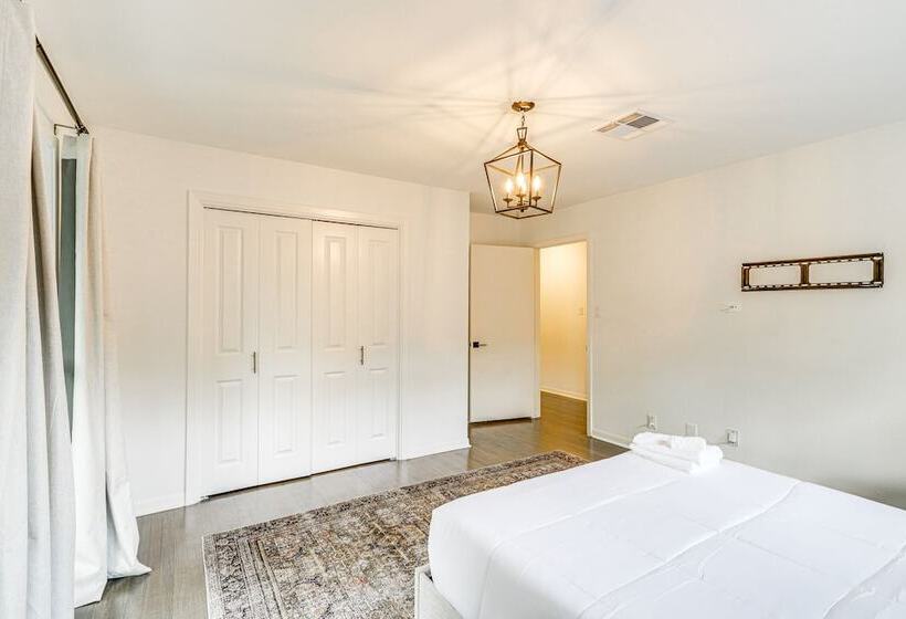 Spacious Houston Home W/ Pool   Near The Galleria!