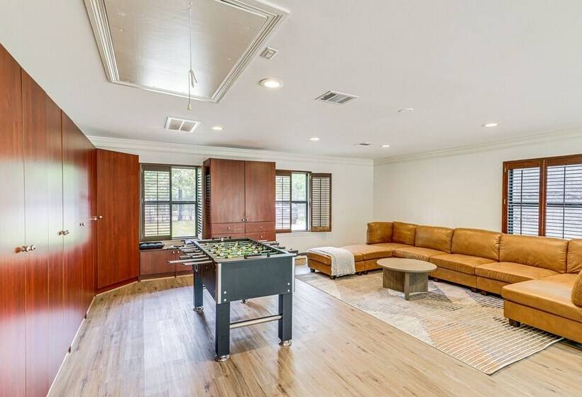 Spacious Houston Home W/ Pool   Near The Galleria!