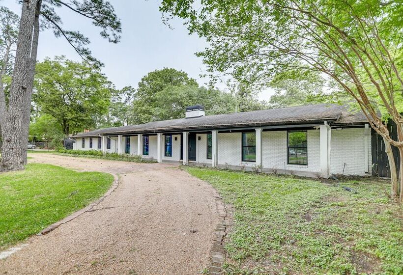 Spacious Houston Home W/ Pool   Near The Galleria!