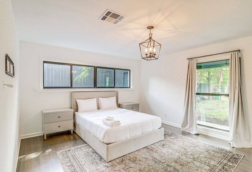 Spacious Houston Home W/ Pool   Near The Galleria!