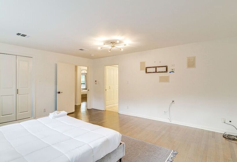 Spacious Houston Home W/ Pool   Near The Galleria!