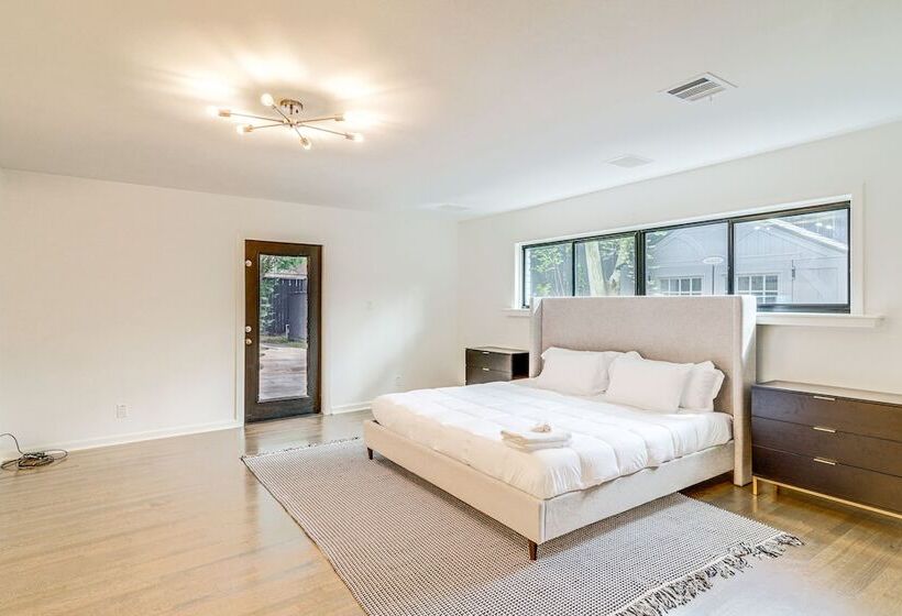 Spacious Houston Home W/ Pool   Near The Galleria!