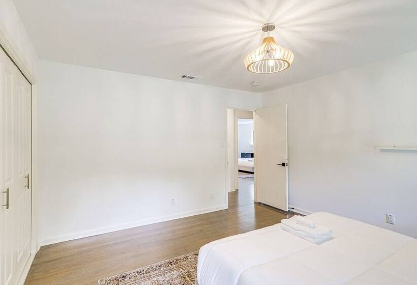 Spacious Houston Home W/ Pool   Near The Galleria!