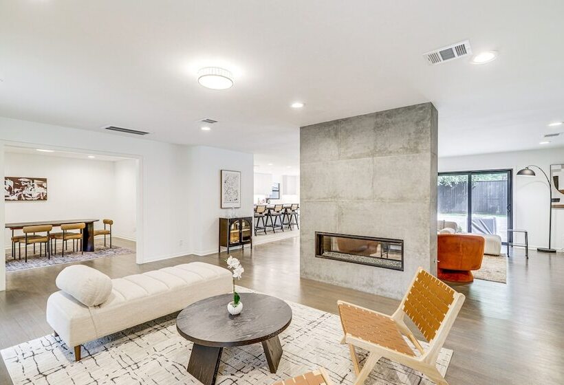 Spacious Houston Home W/ Pool   Near The Galleria!