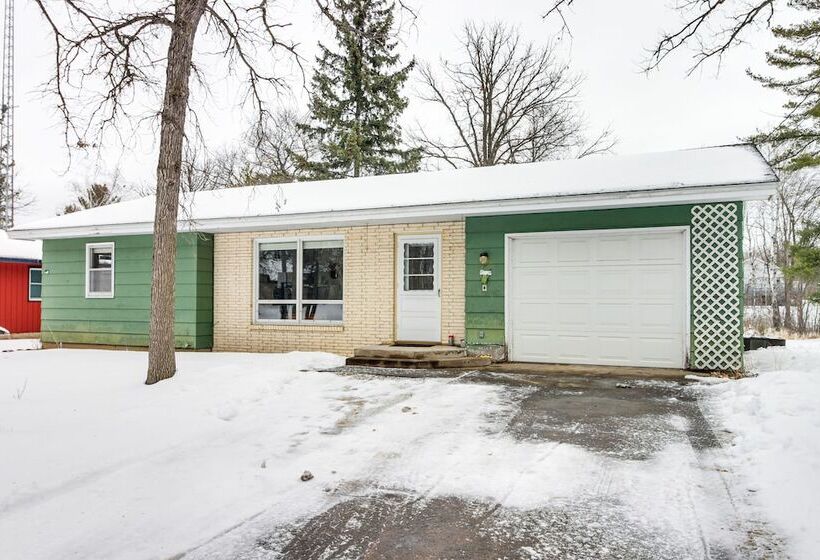 Waterfront Pine River Home W/ Shared Dock!