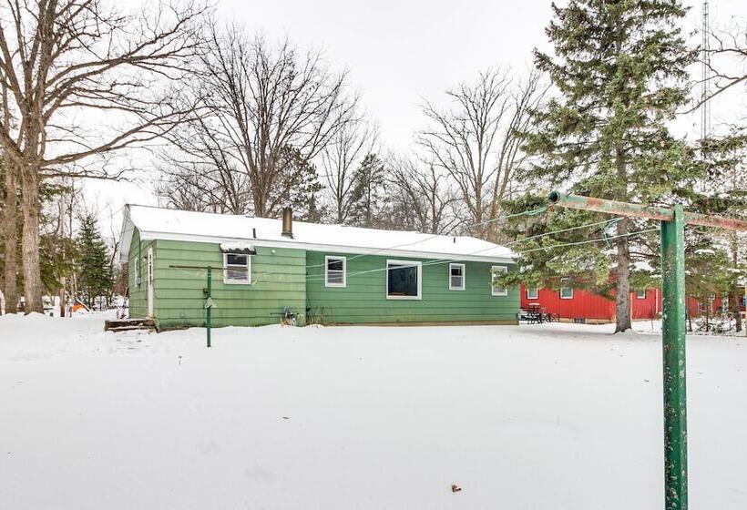 Waterfront Pine River Home W/ Shared Dock!