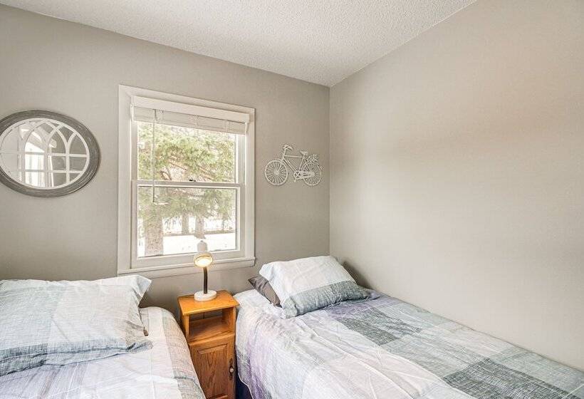 Waterfront Pine River Home W/ Shared Dock!