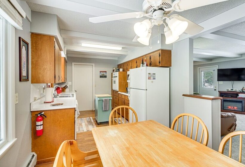 Waterfront Pine River Home W/ Shared Dock!