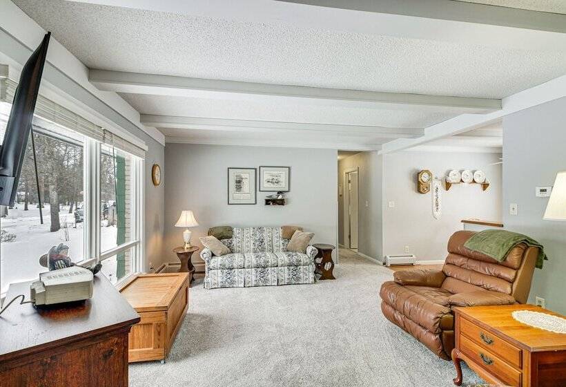 Waterfront Pine River Home W/ Shared Dock!