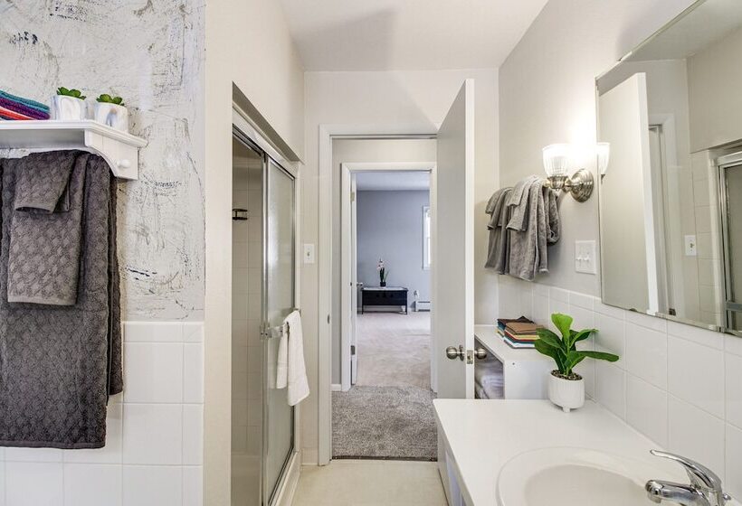 Waterfront Pine River Home W/ Shared Dock!