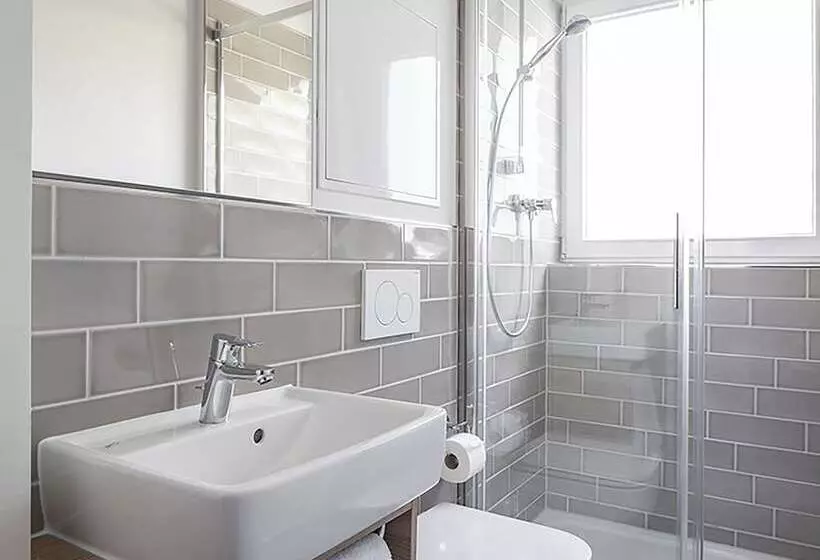 هتل Hub Apartments