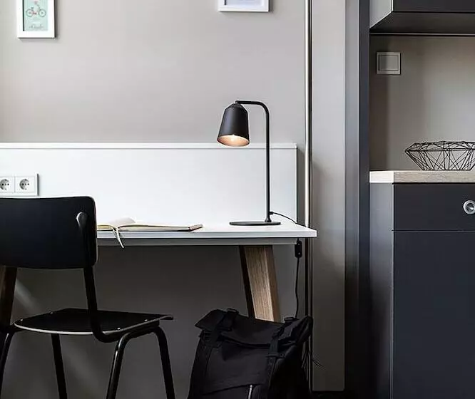 هتل Hub Apartments