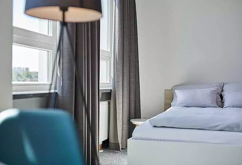هتل Hub Apartments