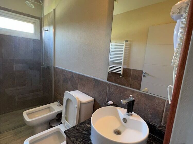 هتل Tandil Del Lago