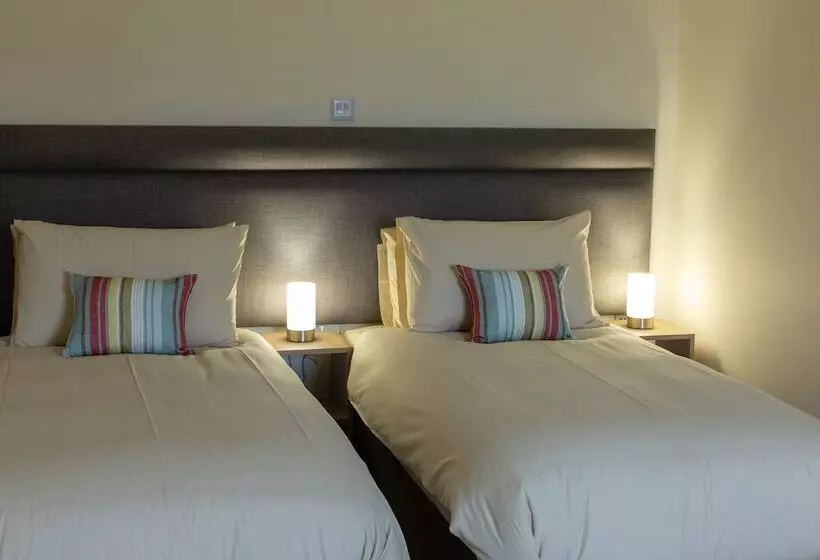 هتل Wick Bay Apartments