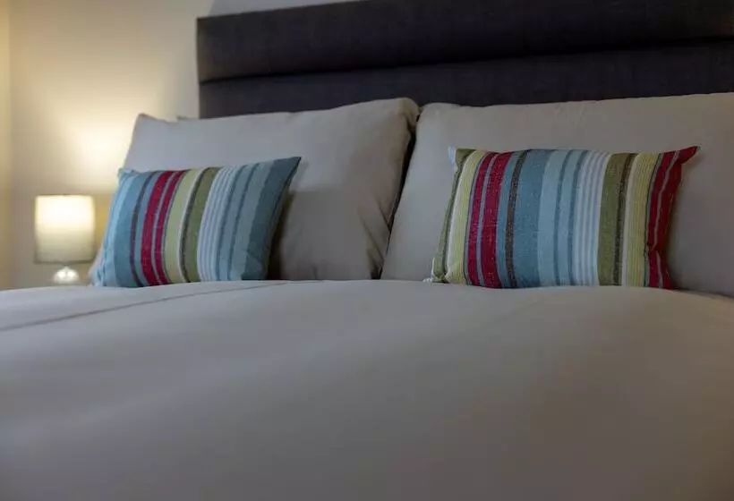 هتل Wick Bay Apartments