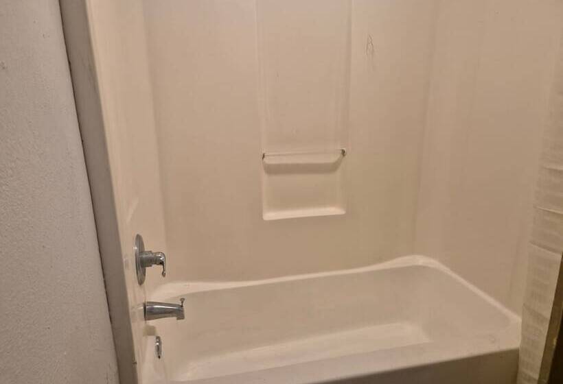 Мотель Oyo Hotel Vienna I 75